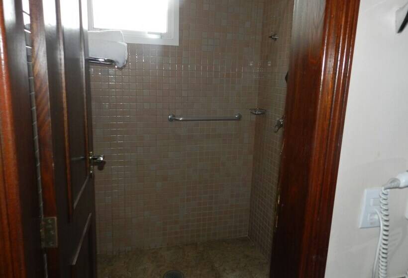 デラックスルーム, Paradise Inn