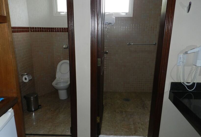 デラックスルーム, Paradise Inn