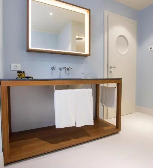 Comfort-huone, Savona 18 Suites