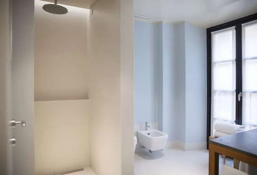 Comfort-huone, Savona 18 Suites