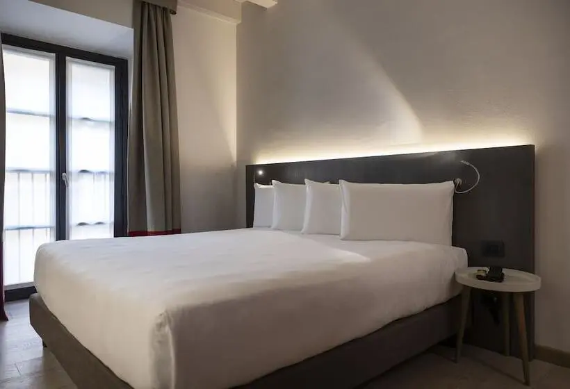 Comfort-huone, Savona 18 Suites