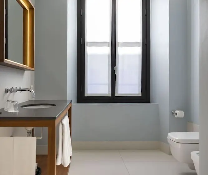 Executive-sviitti, Savona 18 Suites