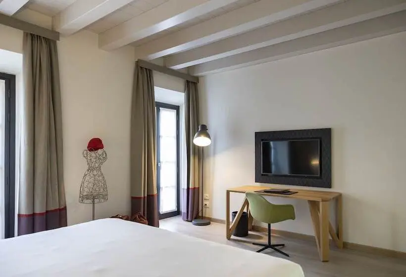 Executive-sviitti, Savona 18 Suites