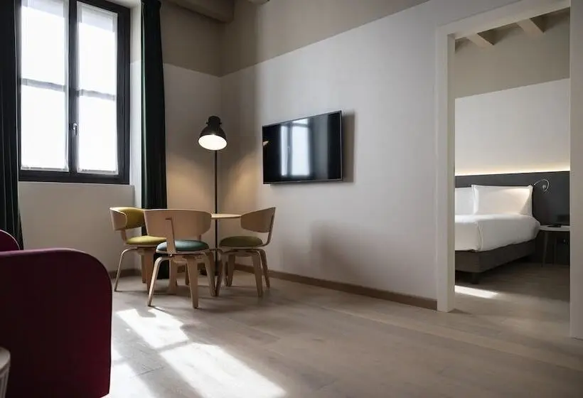 Executive-sviitti, Savona 18 Suites