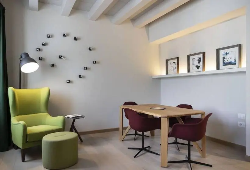 Executive-sviitti, Savona 18 Suites