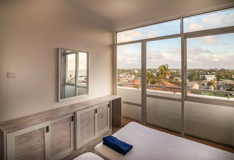 スイート, Island Hostels