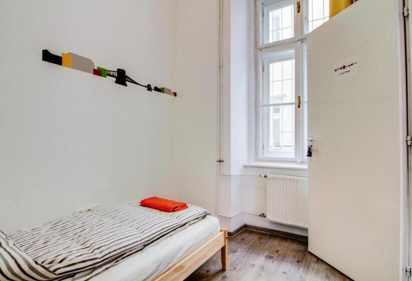 Standard Enkelrum Delat Badrum, Pal's Mini Hostel