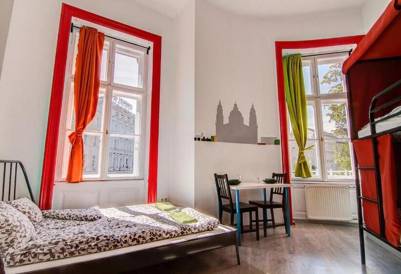 Familjerum Delat Badrum, Pal's Mini Hostel