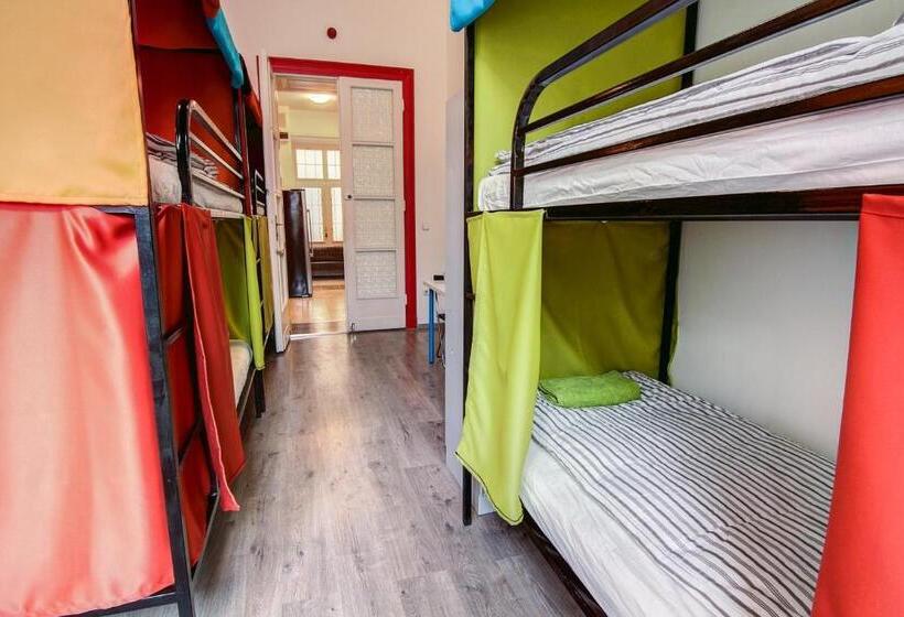 Standard Fyrbäddsrum Delat Badrum, Pal's Mini Hostel