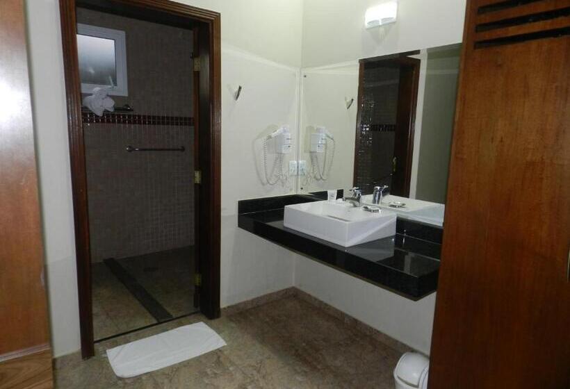 スタンダード4人部屋, Paradise Inn