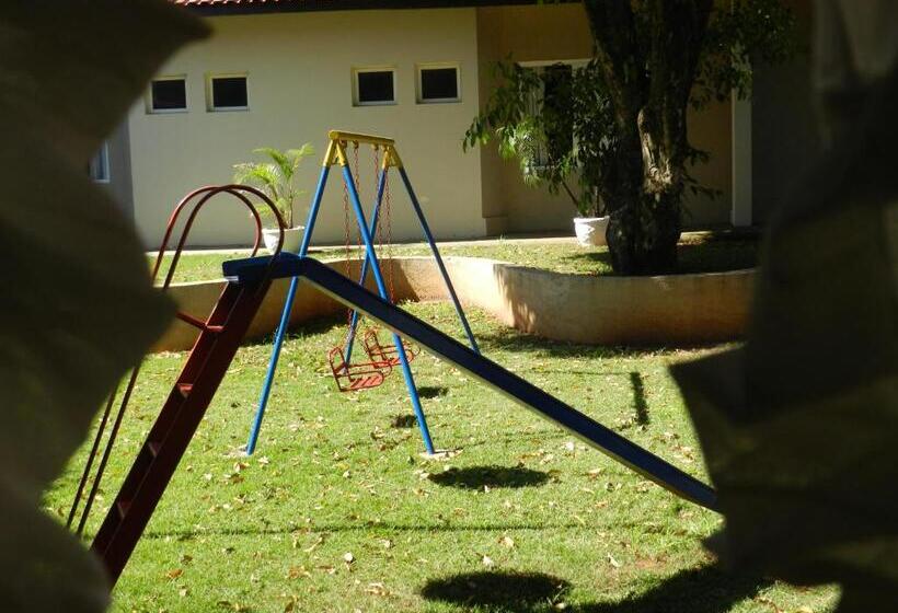 スタンダード4人部屋, Paradise Inn