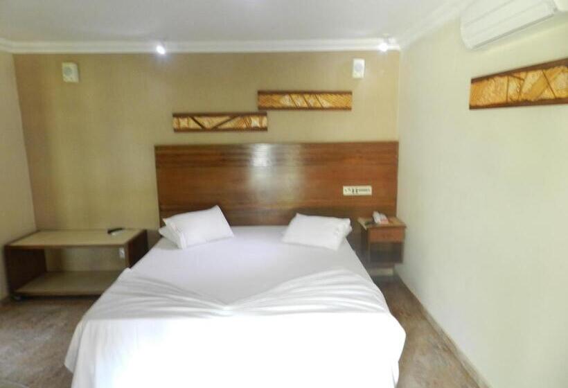 デラックスルーム, Paradise Inn