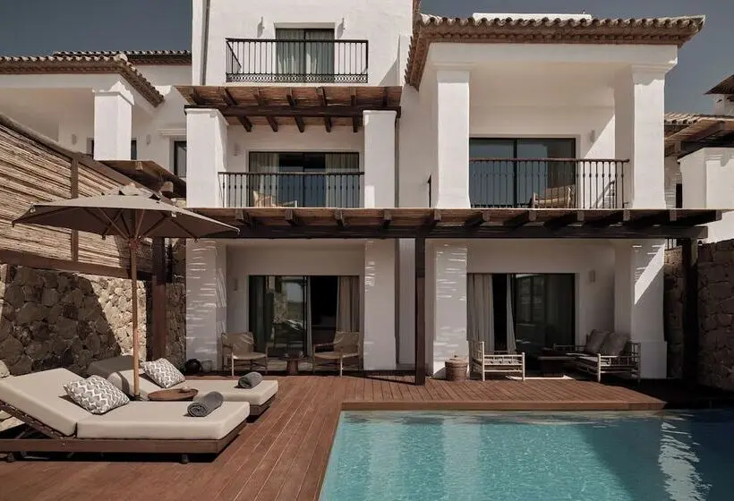 سوئیت دلوکس با دسترسی مستقیم به استخر, Oku Andalusia – Alcaidesa