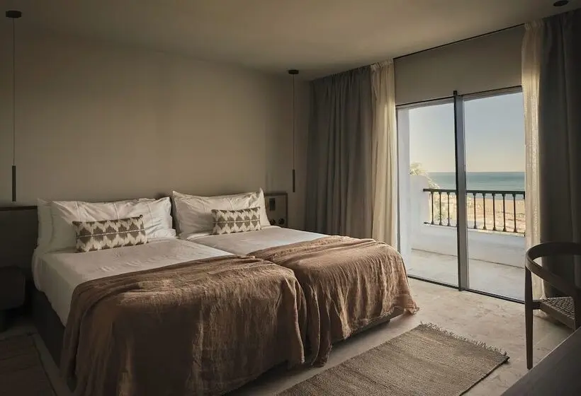 2 Bedrooms Suite Sea View, OKU Andalusia