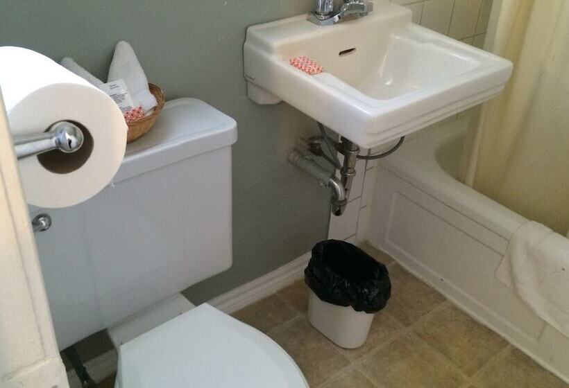 غرفه قياسيه سريرين مزدوجين, Glenhaven Motel