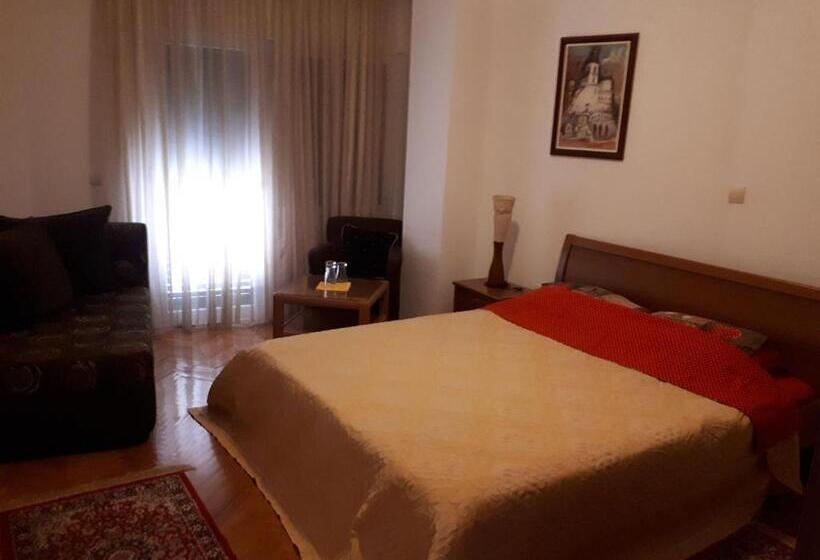 اتاق لوکس با بالکن, Apartment Biba