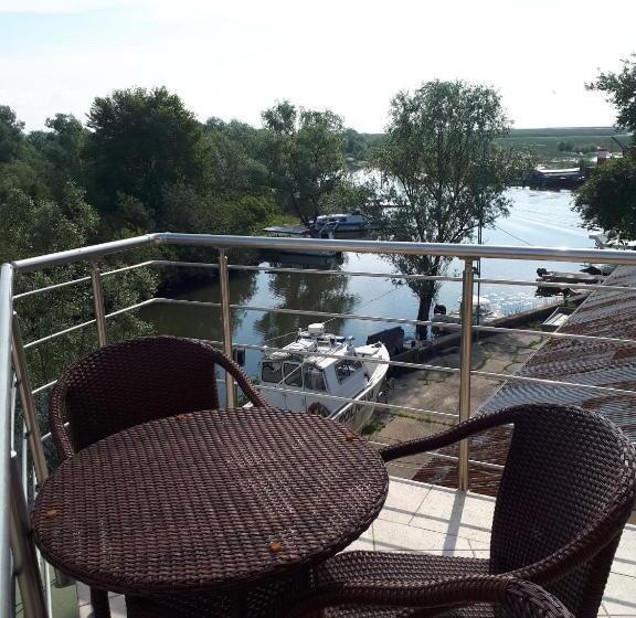 اتاق لوکس با بالکن, Apartment Biba