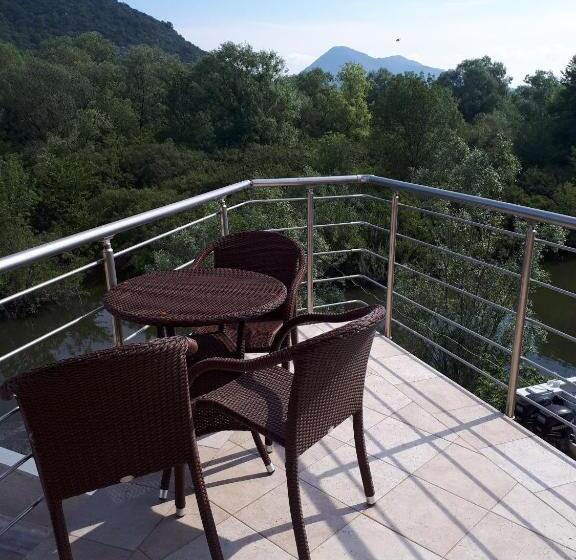 اتاق لوکس با بالکن, Apartment Biba