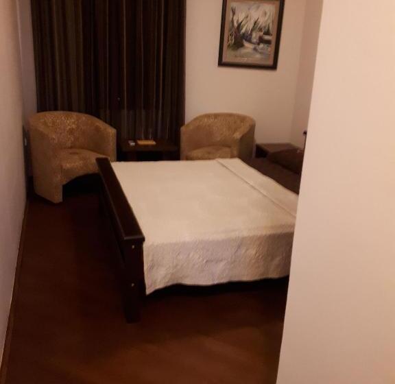 اتاق لوکس, Apartment Biba