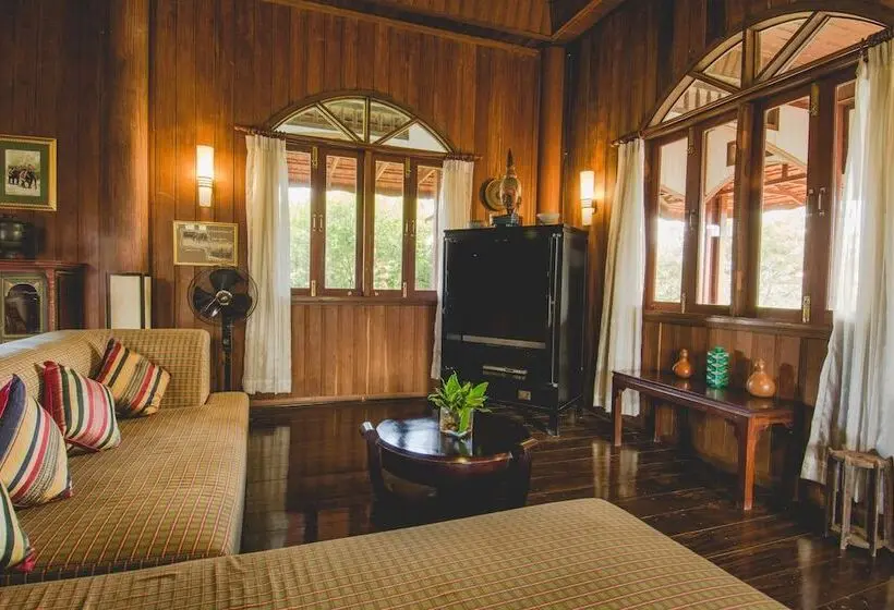 سوییت, Terres Rouges Lodge