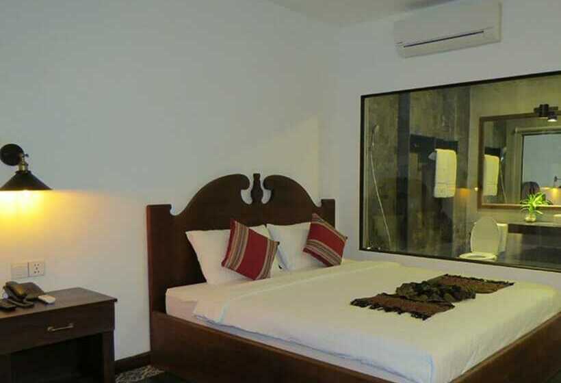 高级大房间, Yeak Loam