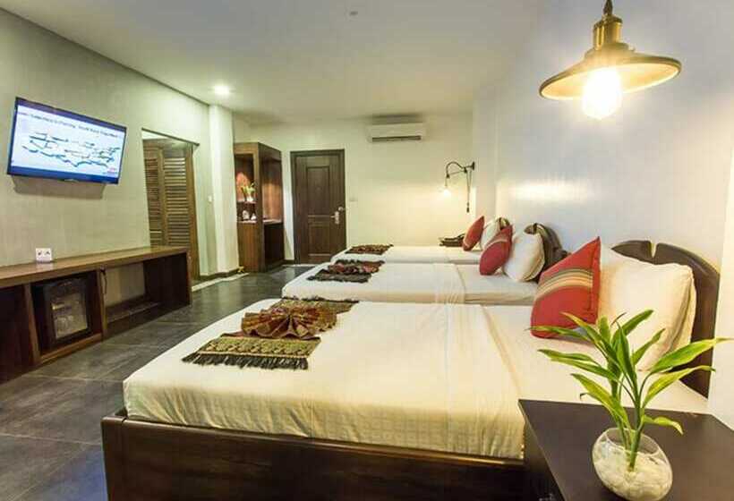 高级三人间, Yeak Loam