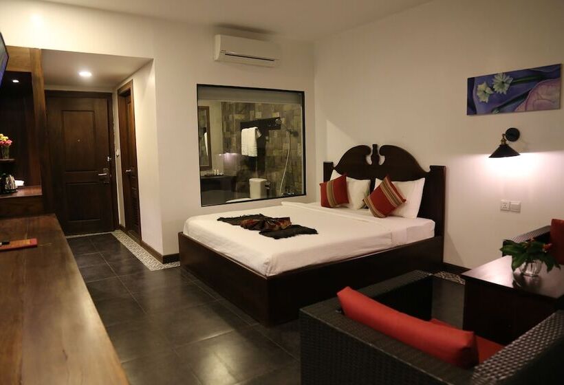 行政套房, Yeak Loam