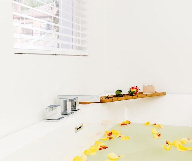 סוויטה עם מרפסת, Casa Legado