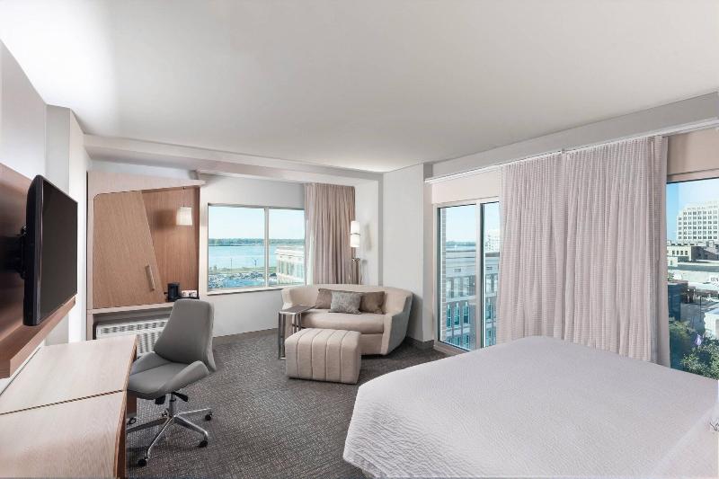 Quarto Estandar Cama King, Courtyard By Marriott Baton Rouge Downtown