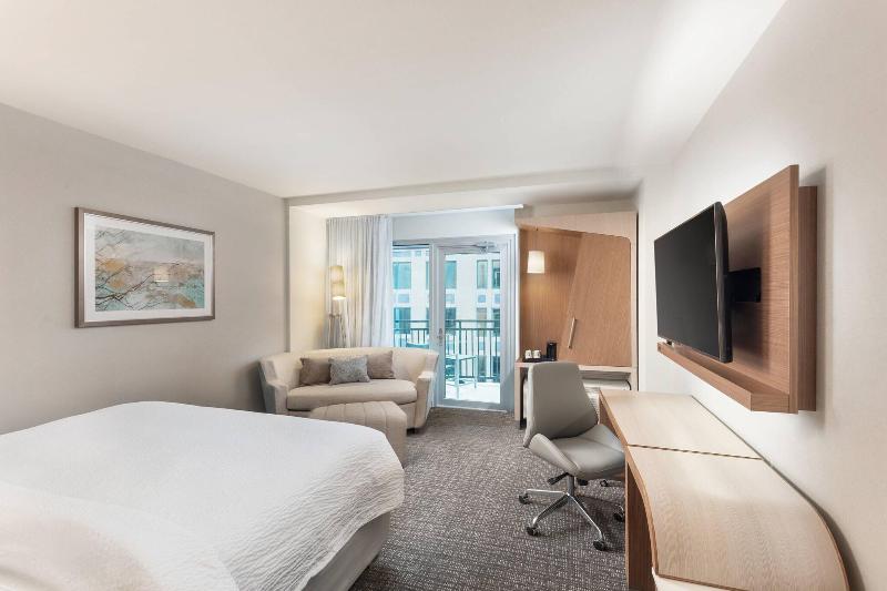 חדר סטנדרט עם מיטת קינג, Courtyard By Marriott Baton Rouge Downtown