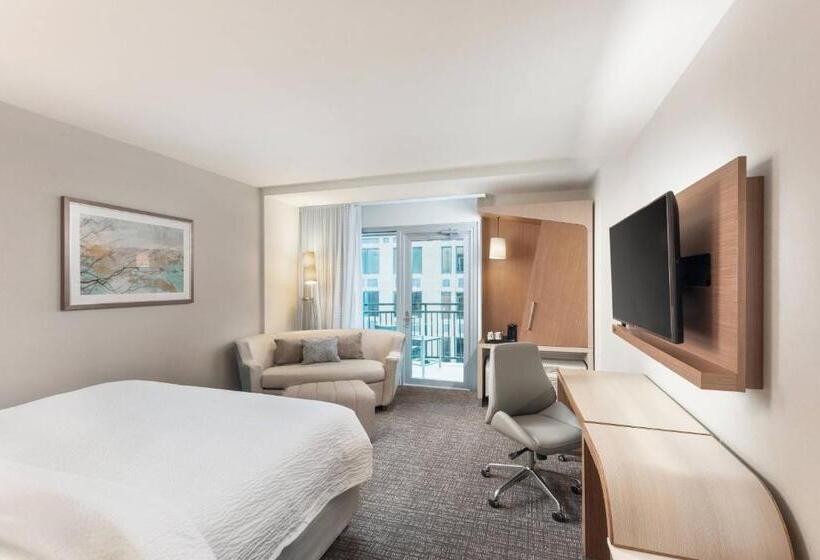 חדר סטנדרט עם מיטת קינג, Courtyard By Marriott Baton Rouge Downtown