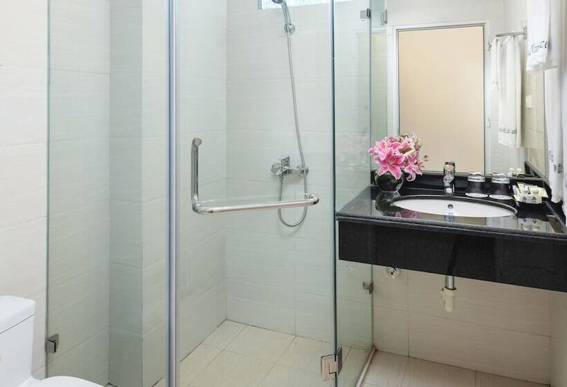 سوییت جونیور با بالکن, Dream Central