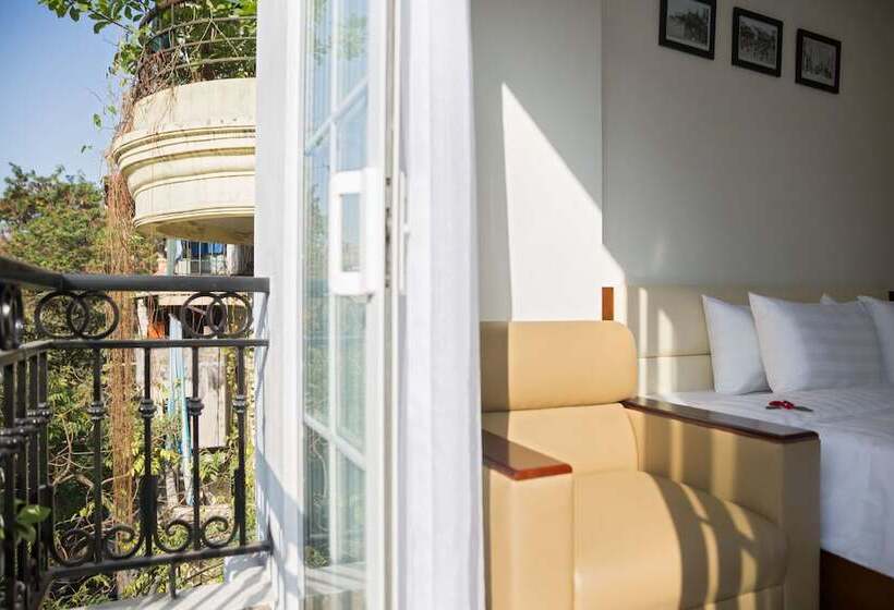 سوییت جونیور با بالکن, Dream Central