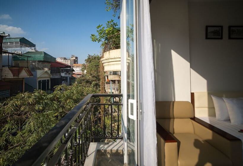 سوییت خانوادگی, Dream Central