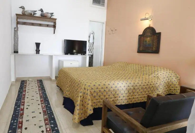 Master Suite, Highlander