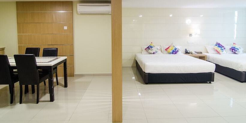 اتاق لوکس خانوادگی, Mornington Hotel Sitiawan