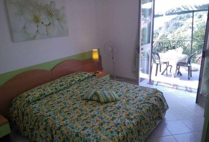 Quarto Estandar com Terraço, Albachiara