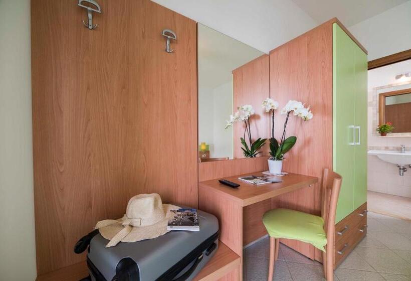 Quarto Estandar com Terraço, Albachiara