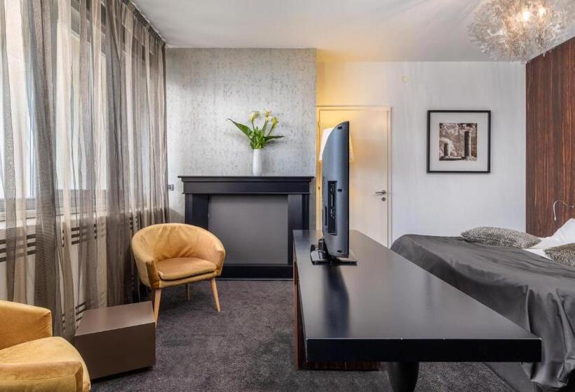 غرفة سوبيريور مطلّة علي البحر مزودة بشُرفة, Brijuni Hotel Istra