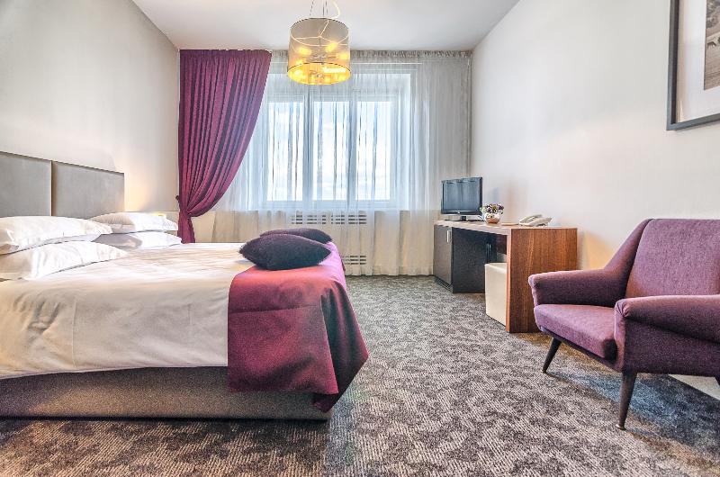 غرفة قياسية مطلّة علي البحر مزوَّدة بشُرفة, Brijuni Hotel Istra