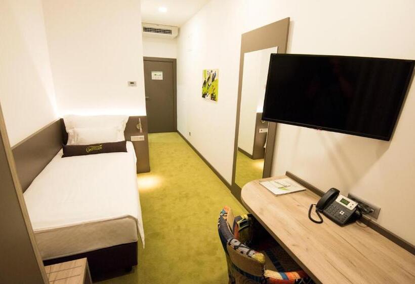 חדר אקונומי יחיד, Castellum