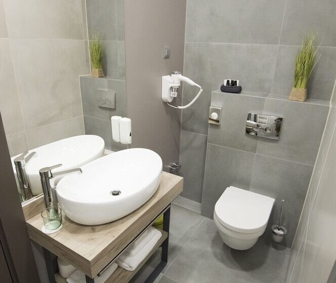 חדר אקונומי יחיד, Castellum