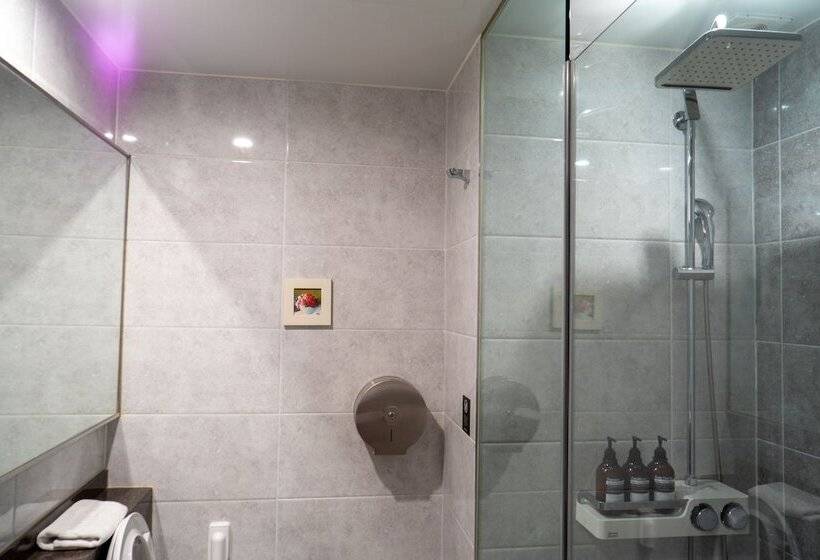 غرفة قياسية, Jongno Lumia Tourist