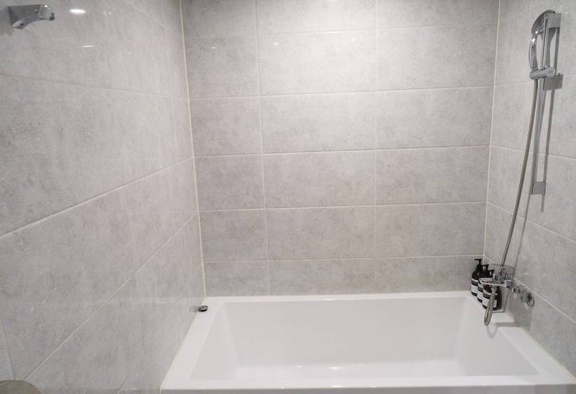 غرفة قياسية, Jongno Lumia Tourist