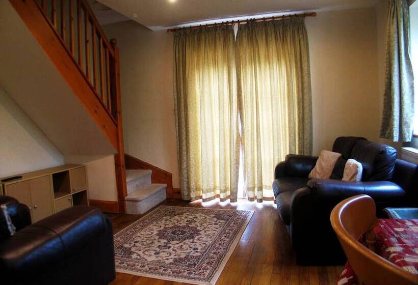 2间卧室的房子, Lamphey Park