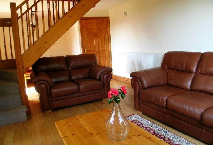 Дом 2 Спальни, Lamphey Park