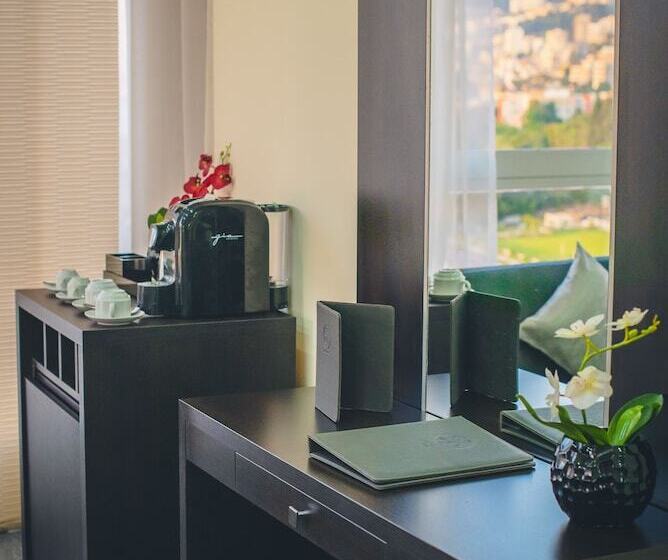 Suite Deluxe Vista Mar, Louis V Hotel Beirut