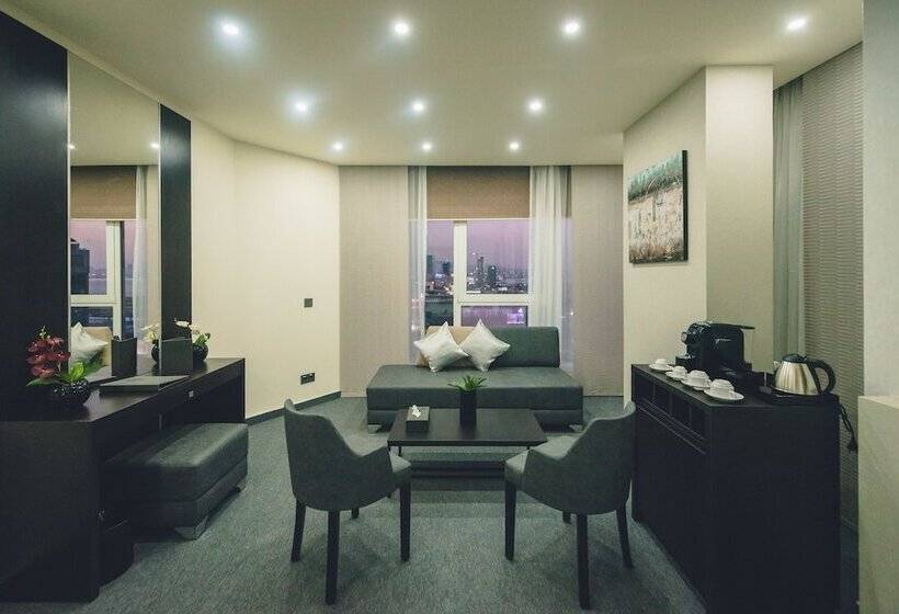 Suite Deluxe Vista Mar, Louis V Hotel Beirut