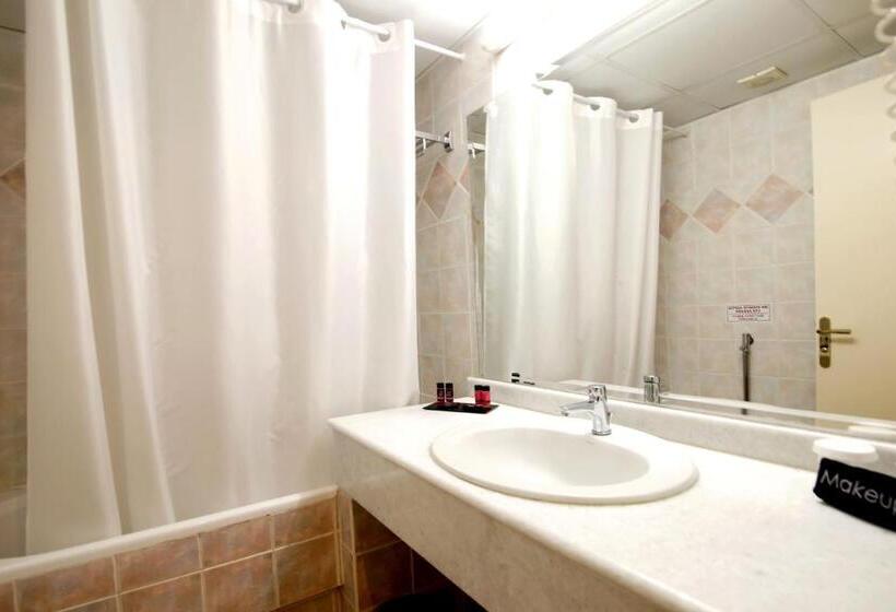 デラックスファミリールーム, Philippos Livadeia