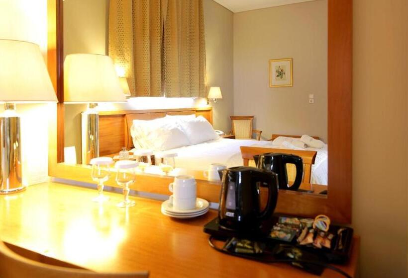 スーペリアースイート, Philippos Livadeia